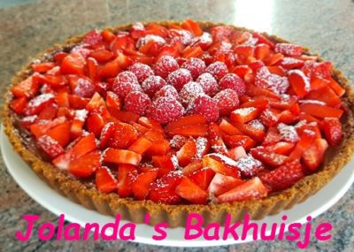 Koud bakken Speculaas met chocoladeganache en rood fruit
