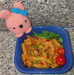Sannie’s Pasta met kipsaucijs (of kipbraadworst) met Boursin-tomatensaus