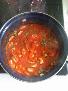 Tomaten-paprikasaus voor bij de pasta