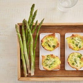 Asperge-pizza muffins