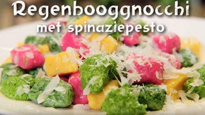 Regenbooggnocchi met spinaziepesto