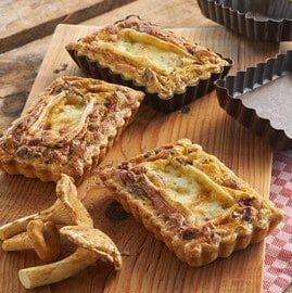 Cantharellentaartje met cranberries en brie