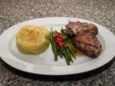 Coq au vin met haricot verts