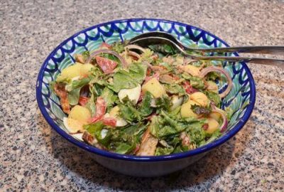 Maaltijdsalade met aardappel en kip