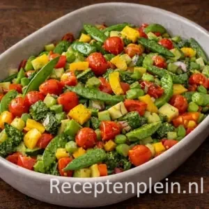 Close-up van zelfgemaakte havermout-dadelrepen uit de Airfryer, goudbruin gebakken en in repen gesneden, met een grove structuur van havermout en stukjes hazelnoot op een neutrale achtergrond.