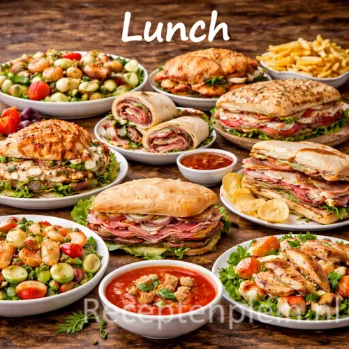 Lunch ideeën met broodjes, salade, soep en verse ingrediënten op een rustieke houten tafel
