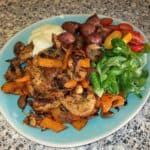 Kipgyros met paprika, champignons en tzatziki saus