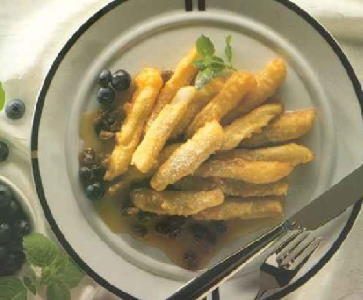 Appelfrites met rum-rozijnensaus