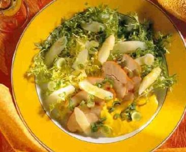 Aspergesalade met gerookte kipfilet