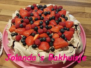 Chocolade pavlova met fruit