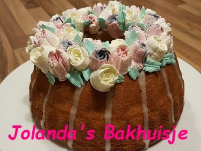 Citroencake met bloemetjes