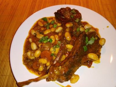 Lamsspareribs met witte bonen en marokaanse twist
