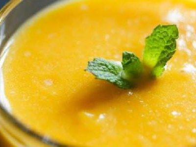 Mango-lassi smoothie