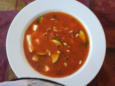 Tomaten-paprikasoep met feta