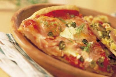 Pizza met gerookte zalm