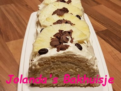 Rolbiscuit met ananas en rum