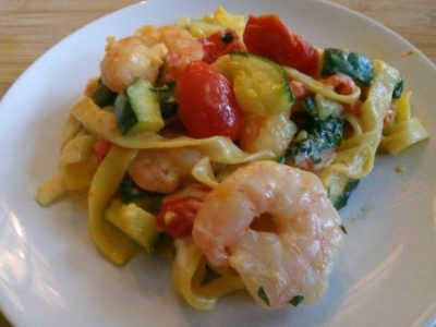 Tagliatelle met garnalen in een romige saus