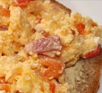 Telor Orak-Arik Dengan Kecap Dan Tomat