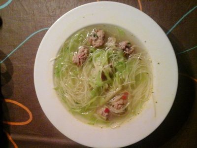 Thaise curry-noedelsoep