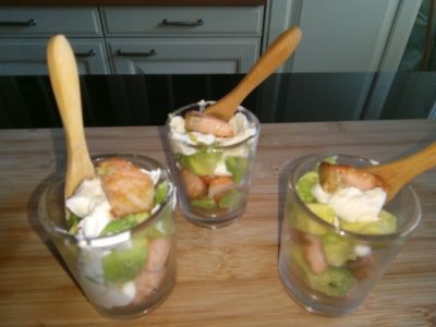 Zalm-avocado in een glaasje