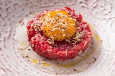 Gourmet Broodje Tartaar met Witlof-Wortelsalade