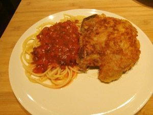 Italiaanse gepaneerde karbonade met spaghetti