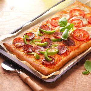 pizza-salami-en-mozzarella