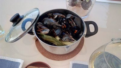 Mosselen met kruiden amandelvulling