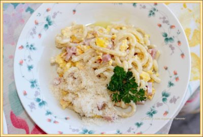Pasta met ham en omelet