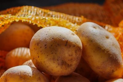 Aardappelen met ham in schelpen