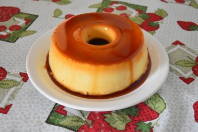 Abrikozenpudding met bitterkoekjes